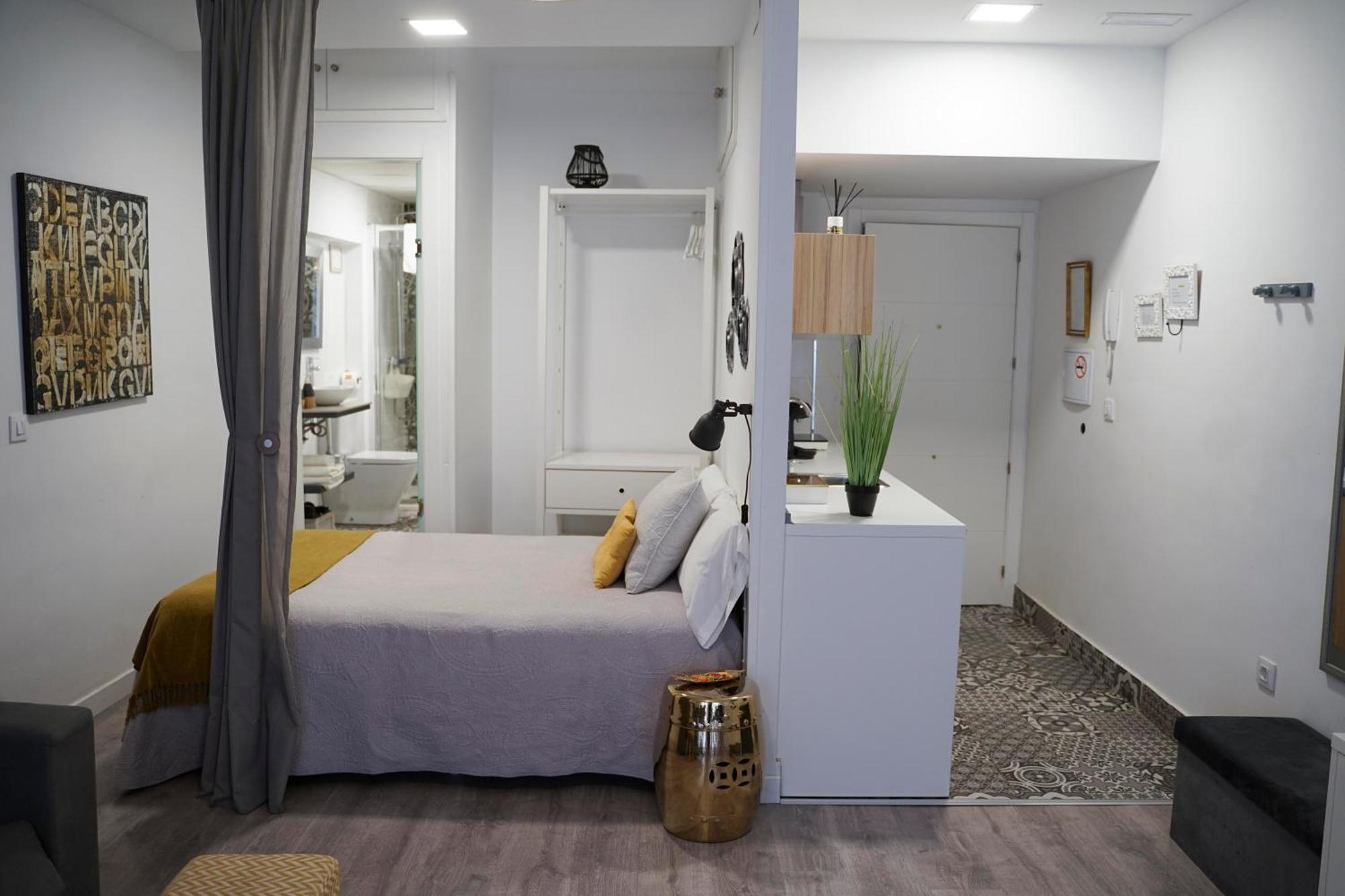 Apartamentos Suites Cariatide 普拉森西亚 外观 照片